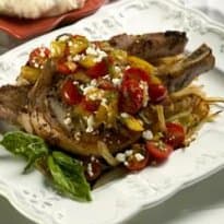 Bisteca de Porco com Molho de Tomate-Cereja