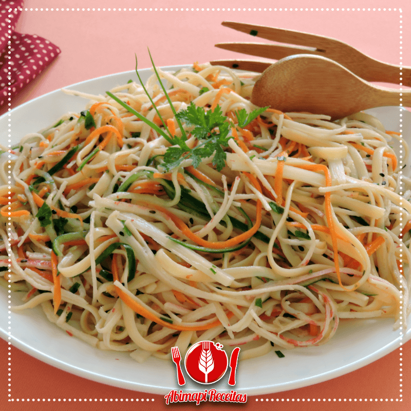Salada de Linguini com Kani-Kama e Palmito