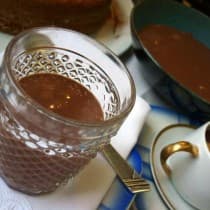 Mousse gelado de chocolate e queijo cottage