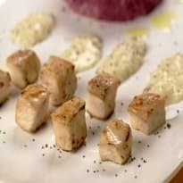 Creme de gengibre com coco servido com peito de frango