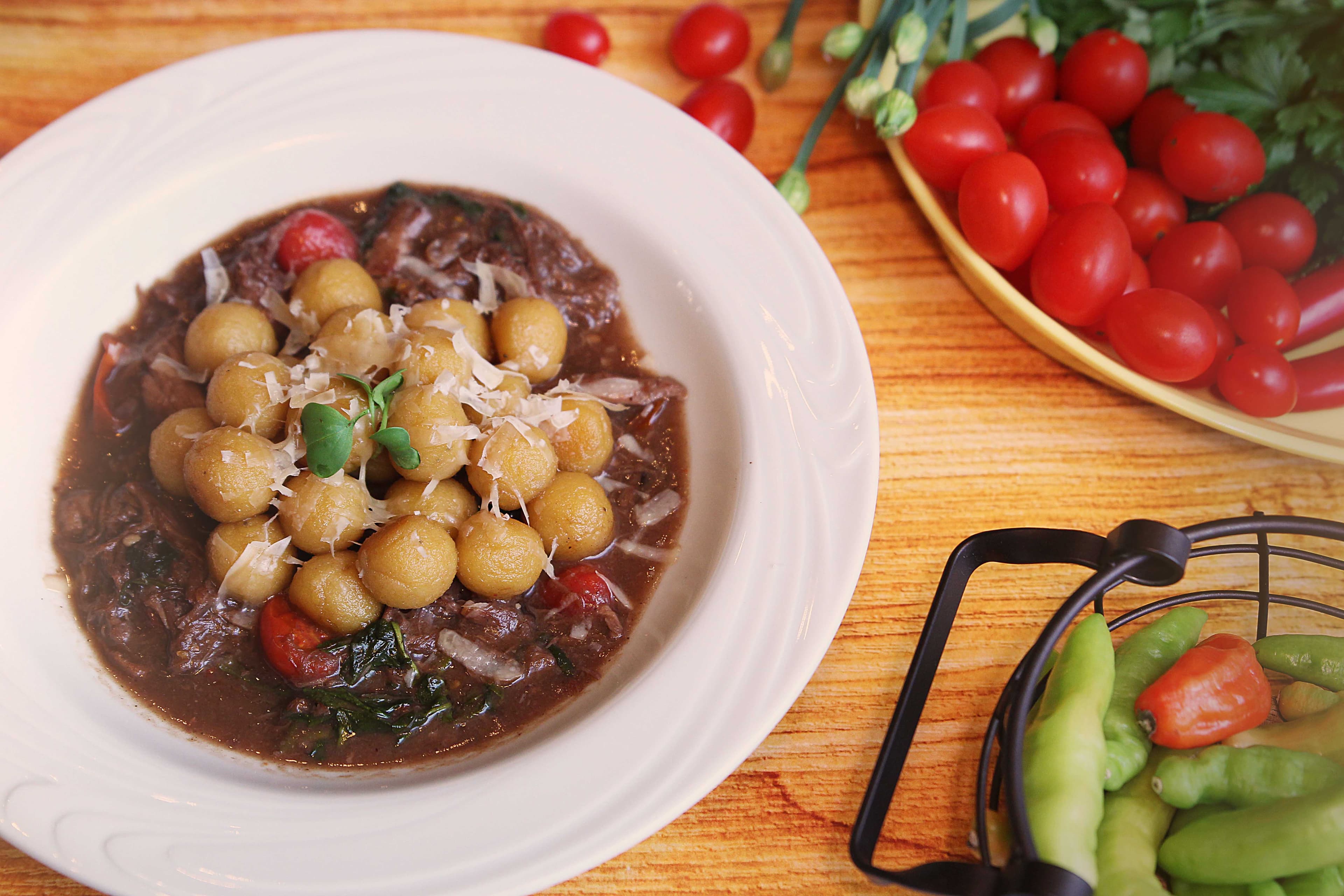 Nhoque de Banana da Terra com Ragu de Cordeiro