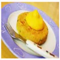 Hambúrguer de grão de bico com creme de cenoura