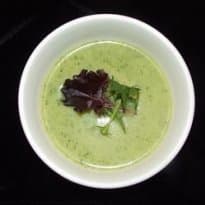 Sopa Cremosa de Abobrinha com Tofu