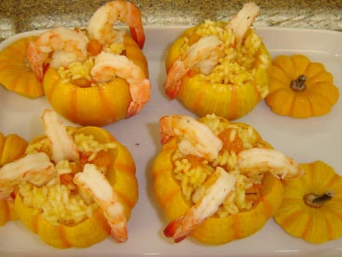 Mini abóboras recheadas com risoto de camarão