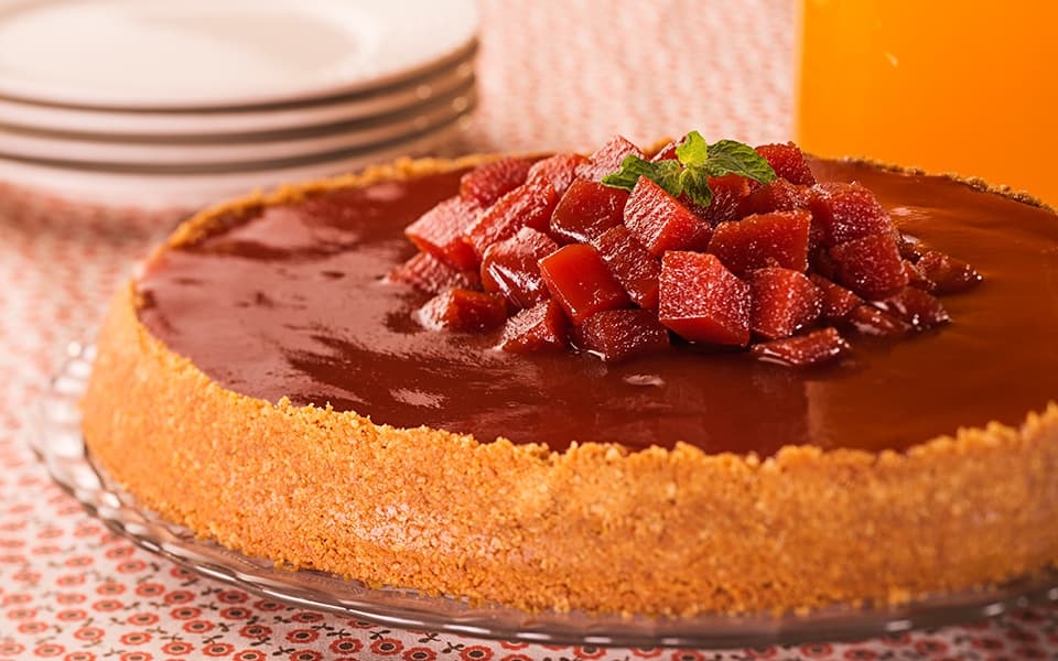 Cheescake de Goiabada com Massa de Biscoito Maizena