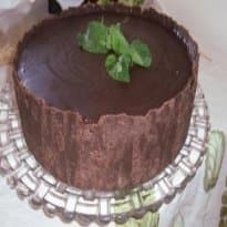 Chocotorta de Maracujá com Calda de Chocolate