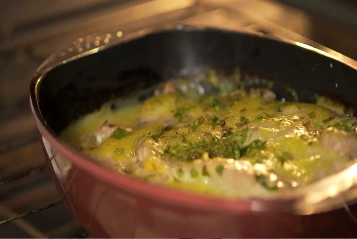 Filé de peixe com molho bechamel de laranja