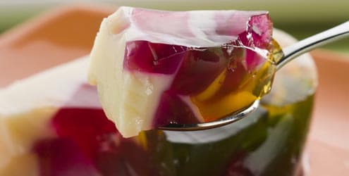 Gelatina Mosaico com creme de leite e baunilha