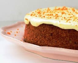 Bolo de Cenoura com Cobertura de Creme de Queijo