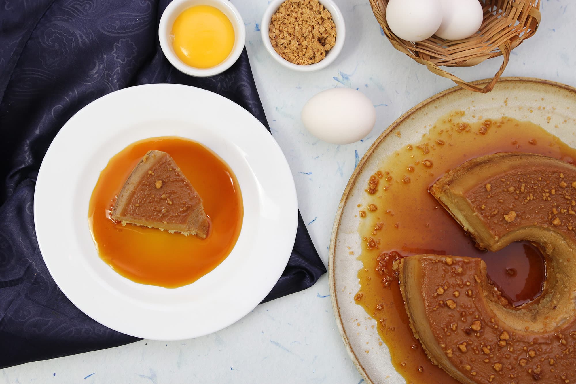 Bolo de Tapioca com Pudim de Doce de Leite e Paçoca