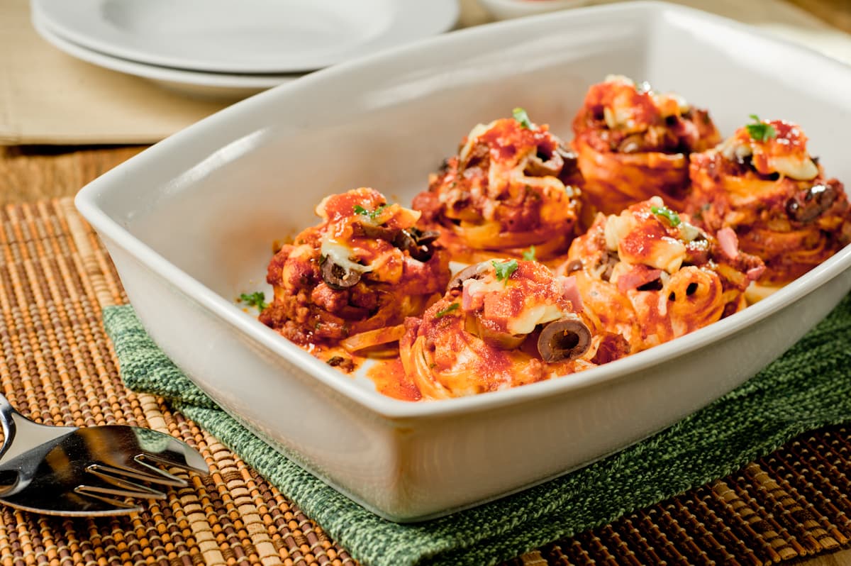 Macarrão Ninho Recheado ao Molho de Carne Moída