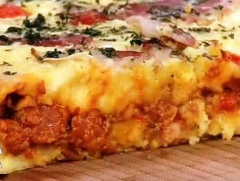 Torta de Pão de Queijo com recheio de Linguiça