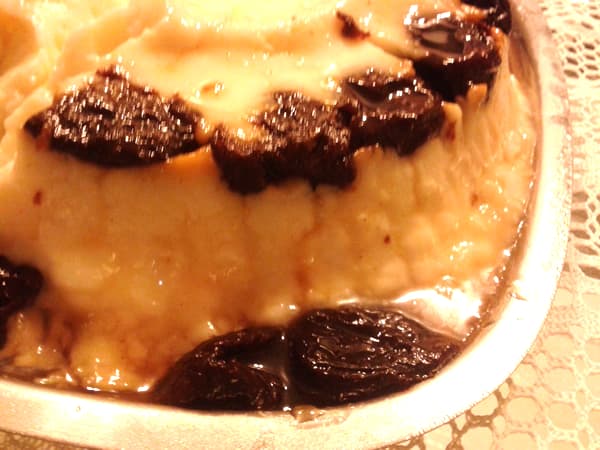 Manjar de Coco com Leite Condensado e Ameixas