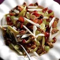 Salada de Frutas Agridoce ao Molho de Uva-rubi