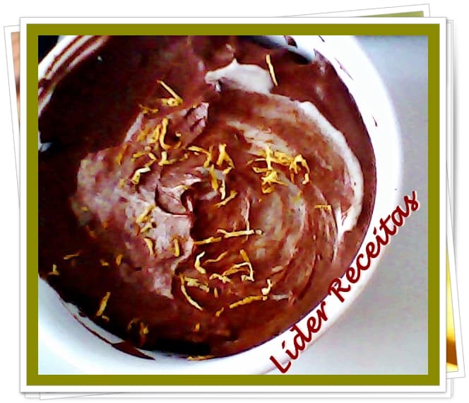 Mousse de Chocolate Amargo Aromatizada ao Siciliano